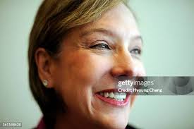 220 Cara Com Cara Stock Photos, High-Res Pictures, and Images