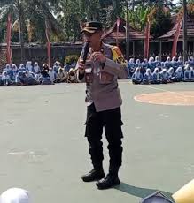 Kapolsek Jalancagak Berikan Pembinaan Kepada Pelajar SMAN 1 Jalancagak,  Tanamkan Cinta Tanah Air serta jauhi prilaku negatif - Sergap 86