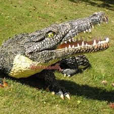Muјa arrived in belgrade with another alligator, his mate, on september 12, 1936, from germany. Krokodil Kroko Aligator Figur Dekofigur Garten Kaufen Bei Helga Freier