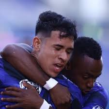 Emelec venció a Universidad Católica y no se baja de la lucha por la etapa  en LigaPro :: Olé Ecuador