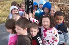 Little helpers make a pledge