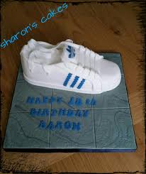 My Version Of An Adidas Trainer Cake Https Www Facebook Com Sharonscupcaketoppers Bolo
