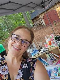 Hello my lovely book bitches!! Happy new year to ya all!! I don't know for  you, but i've kind of stopped reading since leaving you and i really miss  it! So i