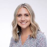 Loren Carroll's Instagram, Twitter & Facebook