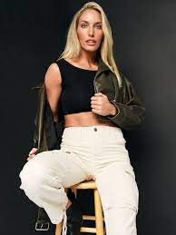 Whitneyyjanee