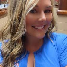 Mandi Fox's Instagram, Twitter & Facebook