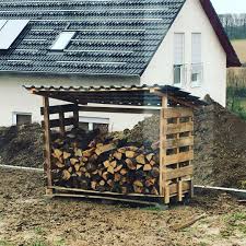 Hus23 De On Instagram Heute Aus Den Ubrigen Paletten Und Ziegeln Mal Schnell Ein Holzunterstand Gebaut Damit Unser Br Instagram Instagram Posts 10 Things