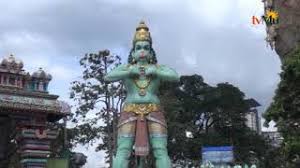 Hinduisme di malaysia biasanya dianut oleh kaum india tamil (95% dari populasi mereka), atau sekitar 9% penduduk malaysia. Batu Cavas Sambut Kuil Umat Hindu Di Malaysia Youtube