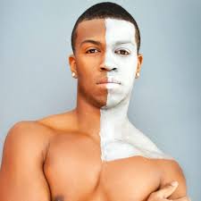 Paris Hilton and Tom sing Elton John with a dog!