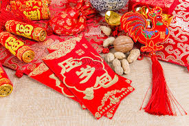Kaum cina pakai pakaian baru yang berwarna merah untuk memeriahkan suasana, disamping ucapan kong hee fatt choy akan diucapkan sesama penganut. Suasana Perayaan Ayam Tahun Baru Cina Sampul Merah Gambar Unduh Gratis Imej 500201950 Format Jpg My Lovepik Com