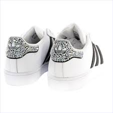 Gönn dir den kultigen schuh also unbedingt. Adidas Super Star Strass 3 Streifen Schwarz Shop Online