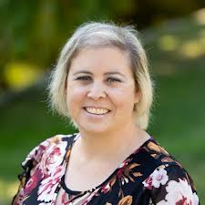 Karin Griffith's Instagram, Twitter & Facebook