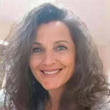 Lily Larkin's Instagram, Twitter & Facebook