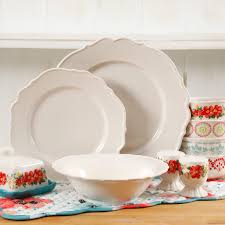 Does your love affair with cheese know no bounds? Pioneer Woman Dishes Are On Sale At Walmart Simplemost