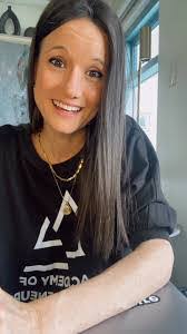 Paula Murrell's Instagram, Twitter & Facebook