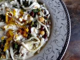 Voici La Version Rapide De La Soupe Iranienne Ash E Resteh Un Plat Absolument Complet Nutritionnellement Soupe Iranienne Cuisine Iranienne Cuisine Orientale