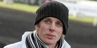 Dennis Palm vaknade mitt i natten och var förlamad • Ett år senare lever  han fortsatt i ovisshet