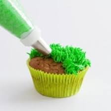 Spritztulle Gras 233 Klein Gruner Kuchen Cupcakes Fussball Kuchen