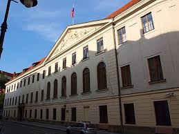 Protože poslanecká sněmovna takto radu zvolila. Poslanecka Snemovna Parlamentu Ceske Republiky Wikiwand