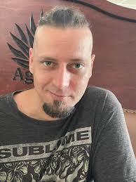 Can everyone please keep a look out for my brother Luc Brailey age 35 short  brown hair tattoo