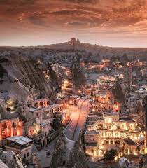 Capadócia será o nome do local na anatólia central da turquia. Atardecer En Capadocia Turquia Ferias Dos Sonhos Capadocia Turquia Ponto Turistico