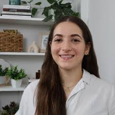 Sarah Bucaro's Instagram, Twitter & Facebook