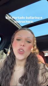 Algunas alumnas del After School felicitaron a Lázaro.