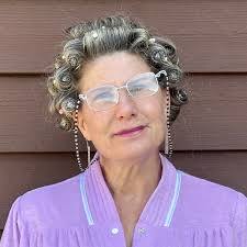 Talk about STAR ⭐️ STRUCK!!! I remember when Jim was Jimmy (just a few  decades ago) and he lived up the hill from me! He's now in CALIFORNIA with  a voice that's