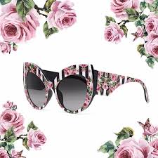 Fresh, crisp color contrast makes the dolce amore rose bouquet an instant hit for cheerful occasions of any kind! Dolce Gabbana Dolcegabbana Instagram Photos 215 Buro 24 7 Singapore