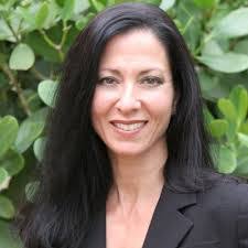 Lori Welton's Instagram, Twitter & Facebook