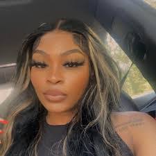 Brooke Bussell's Instagram, Twitter & Facebook