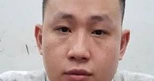 Nhận giao hộp tai nghe hàng hiệu, shipper phát hiện ma túy bên trong