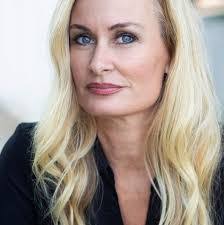 Gina Carney's Instagram, Twitter & Facebook