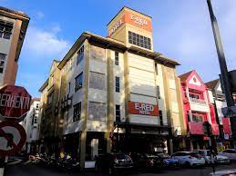 42, jalan todak 4, seberang jaya, 7.5 km vom stadtzentrum von george town entfernt. File E Red Hotel Jpg Wikimedia Commons