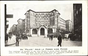 Ce fut le prétexte d'en construire un nouveau, plus beau et mieux situé. Ansichtskarte Postkarte Paris Un Palais Pour La Femme Akpool De