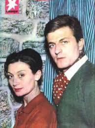 Musfik Kenter Ve Kardesi Yildiz Kenter Cuneyt Arkin Ailesi Aktor Eski Film Afisleri Nostalgia