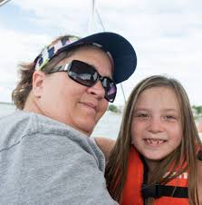 Are there black mums available?