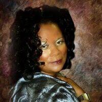 Lee Crayton's Instagram, Twitter & Facebook