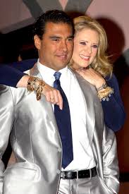 Eduardo Yanez Y Sus Parejas People En Espanol