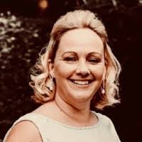 Kim Crossley's Instagram, Twitter & Facebook