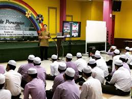 Siapapun yang membaca al quran baik paham atau tidak paham, maka dia akan mendapatkan ganjaran pahala sebagaimana yang dijanjikan. Ajar On Twitter Alhamdulillah Selesai Berceloteh Berkongsi Ilmu Dengan Maahad Sains Al Quran Al Amin Bandar Sunway Terima Kasih Atas Jemputan Anda Dan Kami Doakan Yang Terbaik Untuk Adik Adik Https T Co Yw9fzwivwi