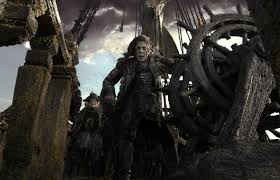 On stranger tides) je americký dobrodružný fantasy film, čtvrtý díl série pirátů z karibiku. Pirati Z Karibiku 5 Salazarova Pomsta Super Bowl Spot A Hromada Novych Zaberu Orlando Bloom Je Zpatky Gorilla Cz