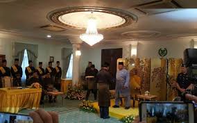 Azlan man dilantik menteri besar baru perlis yang ke 11 sebaik sahaja barisan nasional memenangi 13 dari 15 kerusi dun perlis. Krisis Mb Perlis Berlarutan Azlan Kini Mb Bebas Berita Parti Islam Se Malaysia Pas