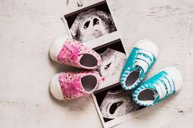 A twin pregnancy announcement can be done in many different ways. 12 Fun Ways To Make Your Twin Pregnancy Announcement