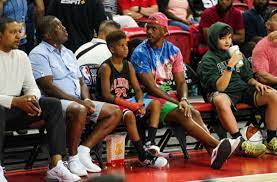 Chris paul & son fils lors des playoffs 2012. Okc Thunder Thunder Players Family Reunions On Horizon