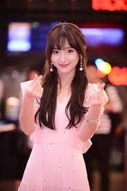 Hem pumipadit là diễn viên của công ty katana, đóng khá nhiều phim của đài ch7 như chuyện tình xà nữ. Ná»¯ Diá»…n Vien Thai Lan Nene Toi Xem Ly Háº£i Minh Ha NhÆ° Bá»' Máº¹