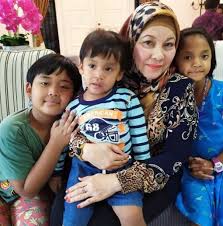 Ummi kalthoum, datin umi kalsom, umi kalsom. Mengaji Sejam Sehari Petua Jiwa Tenang Cantik Datin Umi Kalsom Di Usia 68 Tahun Edisiviral