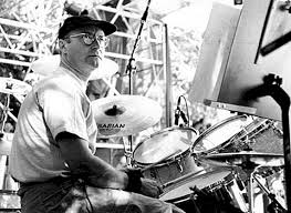 In the air tonight (2015 remaster). Phil Collins Schrieb Nicht In The Air Tonight Uber Einen Kerl Der Einen Anderen Kerl Ertrunken Sah