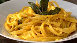 La ricetta degli spaghetti alla carbonara è tipica del lazio ed è apprezzata in tutto il mondo grazie alla sua semplicità, facilità e bontà! Spaghetti Alla Zucca La Ricetta Autunnale Facile E Veloce