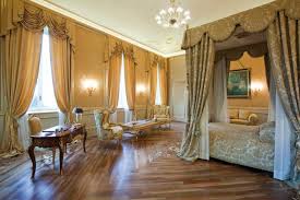 Valutate quindi bene quanto spazio volete investire nelle tende per la camera da letto. Fotogallery 30 Tende Bellissime Per Camere Da Letto Classiche